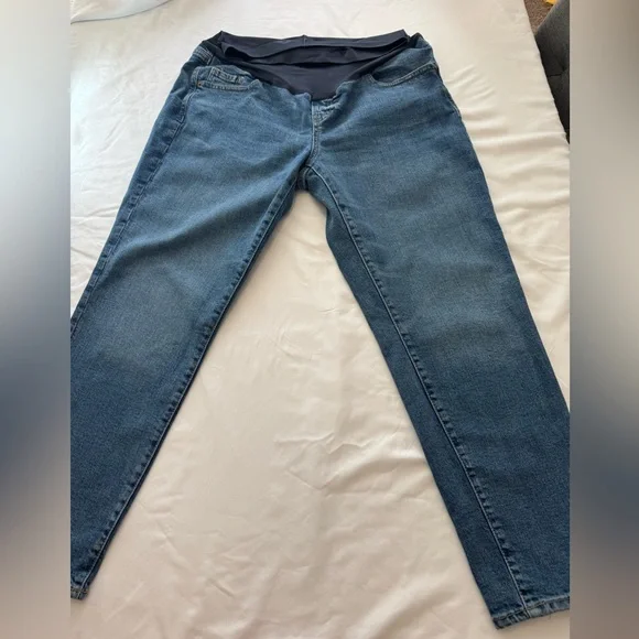 Old Navy Blue Maternity Jeans with Black Waistband - Picture 4 of 7